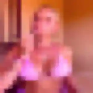 Adélaïde, 27 ans, dispo pour plan cul à Juillan