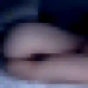 Rejoins Keza, 34 ans à La Celle-sur-Loire en privé