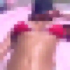 Nyambura, 29 ans, en ligne à La Fontaine-Saint-Martin pour une rencontre coquine