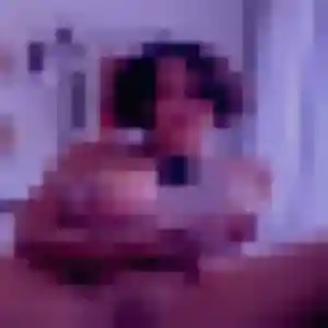 Rokhaya, femme de 23 ans veut plan cul à La Penne-sur-Huveaune