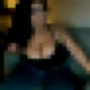 Contacte Hadija, 26 ans à Laillé gratuitement
