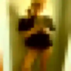 Photo sexy de Modupe, 23 ans à Lampaul-Guimiliau - rencontre coquine