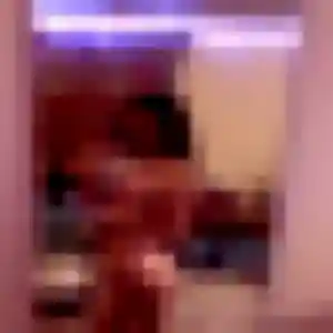 Photo de Christelle à Landaul (28 ans) - plan cul anonyme
