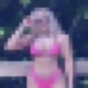 Contacte Jeanine, 23 ans à Larnaud en privé