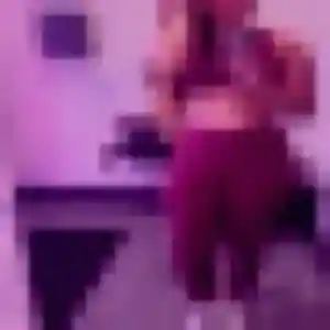 Rejoins Louna, 24 ans à Lay-Saint-Christophe en privé