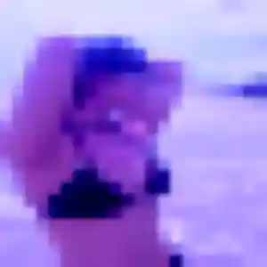 Rejoins Élise, 23 ans à Le Bois-Plage-en-Ré gratuitement