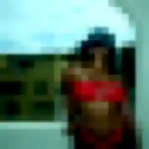 Photo de Sira à Le Mesnil-Saint-Denis (23 ans) - plan cul sans inscription