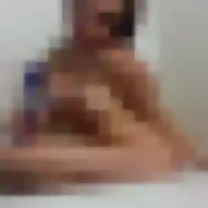 plan cul à Le Tablier : photo de Adjoua, 28 ans - accès libre