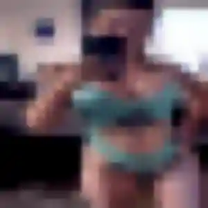 Sanata, femme de 26 ans cherche plan cul à Le Val-Doré