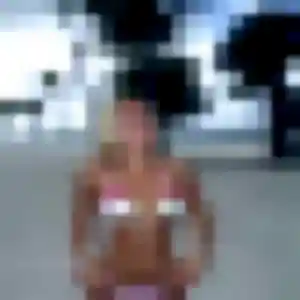Photo de Adeline à Les Hauts-de-Chée (36 ans) - plan cul discret