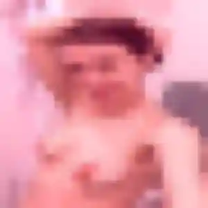 Photo de Perrine à Les Mesnuls (34 ans) - plan cul discret