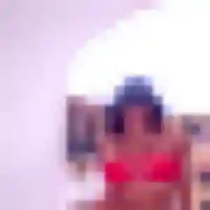 Ngoné (27 ans) à Les Septvallons propose une rencontre ce soir