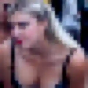 Fatou, 23 ans, connectée à Loisin pour une rencontre coquine