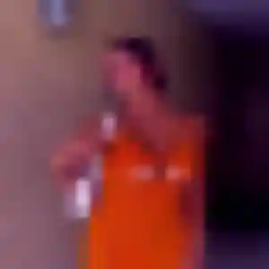 Charmante Esi, 30 ans à Longeville-lès-Metz - la contacter