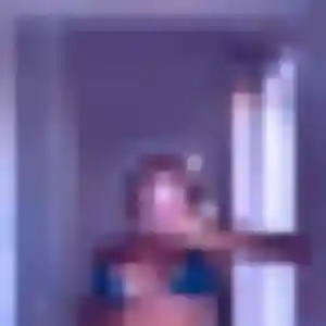 Lucinda (33 ans) à Lüe cherche un plan cul aujourd'hui
