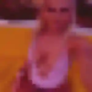 Charmante Gnima, 27 ans à Magnieu - voir sa photo
