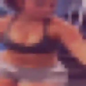 Découvre Amandine, 28 ans à Manom gratuitement