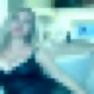 Rébecca, 23 ans, en ligne à Marcolès pour une rencontre coquine