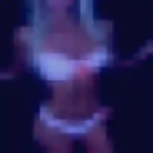 Sexy Ama, 29 ans à Mont-Saint-Sulpice - voir sa photo