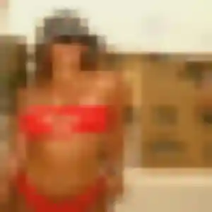 Ngoné, fille de 34 ans veut plan cul à Montaren-et-Saint-Médiers