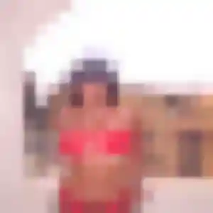 Mumbi, 23 ans, disponible à Monthuchon pour un plan cul