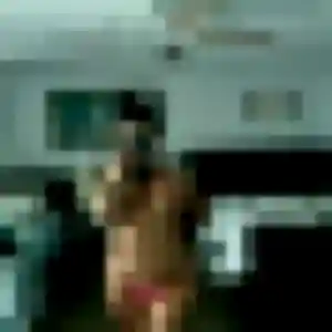 Daphné, 25 ans, connectée à Montsûrs pour une rencontre coquine