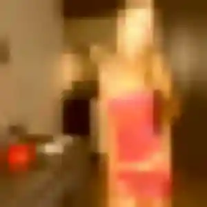 Aïcha, 23 ans, connectée à Muret pour un plan cul