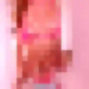 Photo exclusive de Akua, 35 ans à Mus - plan discret