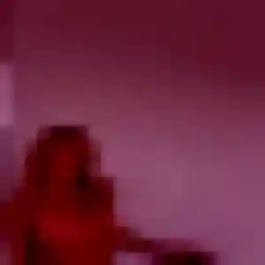 Rejoins Noëlle, 25 ans à Neuville-Saint-Rémy en privé