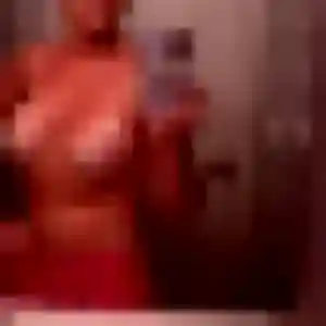 Contacte Nyambura, 23 ans à Noiseau gratuitement
