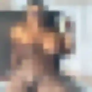 Contacte Leïla, 24 ans à Pampelonne en privé