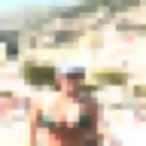 Amira, femme de 23 ans propose plan cul à Reyrieux