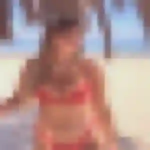 Rencontre Jeanine, 25 ans à Rochefort-sur-Loire en privé