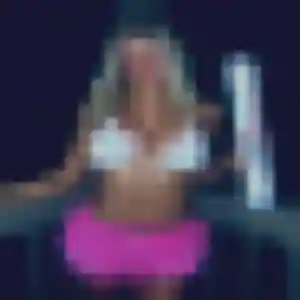 Adélaïde, 37 ans, connectée à Roquefort-des-Corbières pour une rencontre coquine
