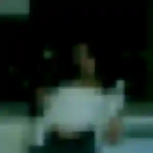 Charmante Esi, 24 ans à Royères - la contacter