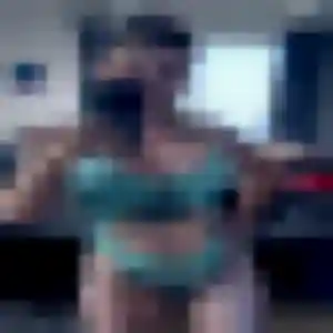 Bintou, 23 ans, disponible à Saint-André-le-Gaz pour une rencontre coquine