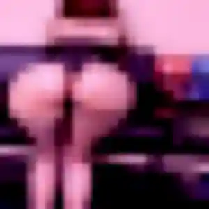 Téning, 22 ans, connectée à Saint-Caprais-de-Bordeaux pour un plan cul