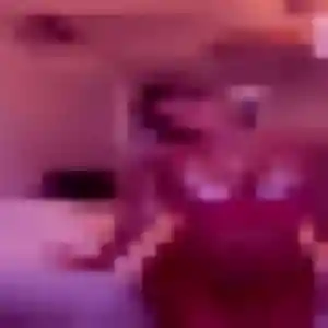 Penda, 23 ans, connectée à Saint-Clément-les-Places pour une rencontre coquine