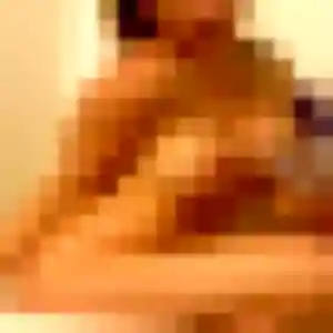Photo exclusive de Blessing, 27 ans à Saint-Denis-de-Cabanne - plan discret