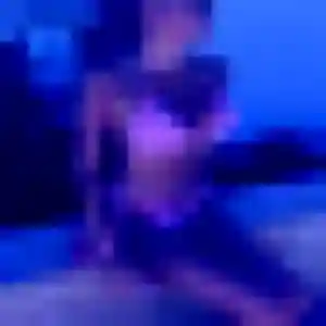 Contacte Laura, 27 ans à Saint-Denis-de-Méré en privé