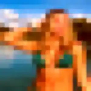 Esi, 23 ans, connectée à Saint-Didier-sur-Beaujeu pour une rencontre coquine