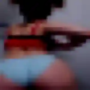 Sexy Aminata, 29 ans à Saint-Émilion - voir sa photo