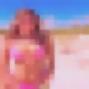 Photo exclusive de Éva, 40 ans à Saint-Estèphe - plan discret