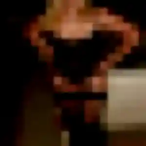 Leïla, 25 ans, en ligne à Saint-Guyomard pour une rencontre coquine