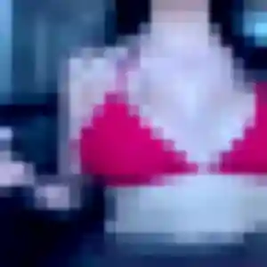 Shanelle, 32 ans, en ligne à Saint-Jean-de-Niost pour une rencontre coquine