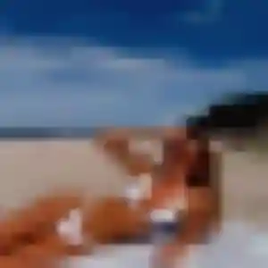 Contacte Céline, 26 ans à Saint-Julien gratuitement