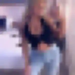 Gladys, 23 ans, cherche un plan cul à Saint-Julien-de-Peyrolas