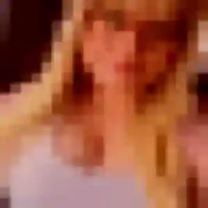 Morgane, 22 ans, connectée à Saint-Louis-de-Montferrand pour une rencontre coquine