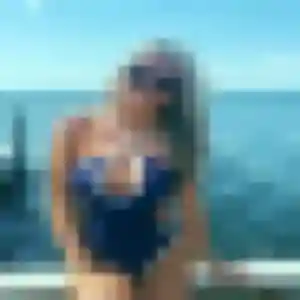 Éva, 33 ans, en ligne à Saint-Martin-d'Aubigny pour une rencontre coquine