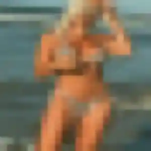 Photo privée de Ayélé, 23 ans à Saint-Martin-d'Auxigny - rencontre coquine